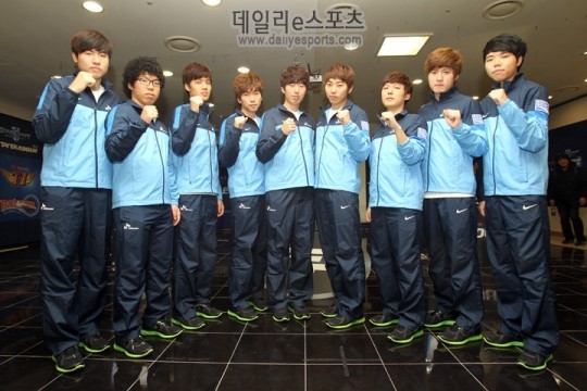 前V5教练：如果RNG不还清钱 联盟就停止RNG的选手注册 续约和转会