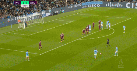 埃里克森生前欠下巨额债务，家人将其豪宅打折出售抵债（生前背负巨额债务，其家人折价出售豪宅偿债）